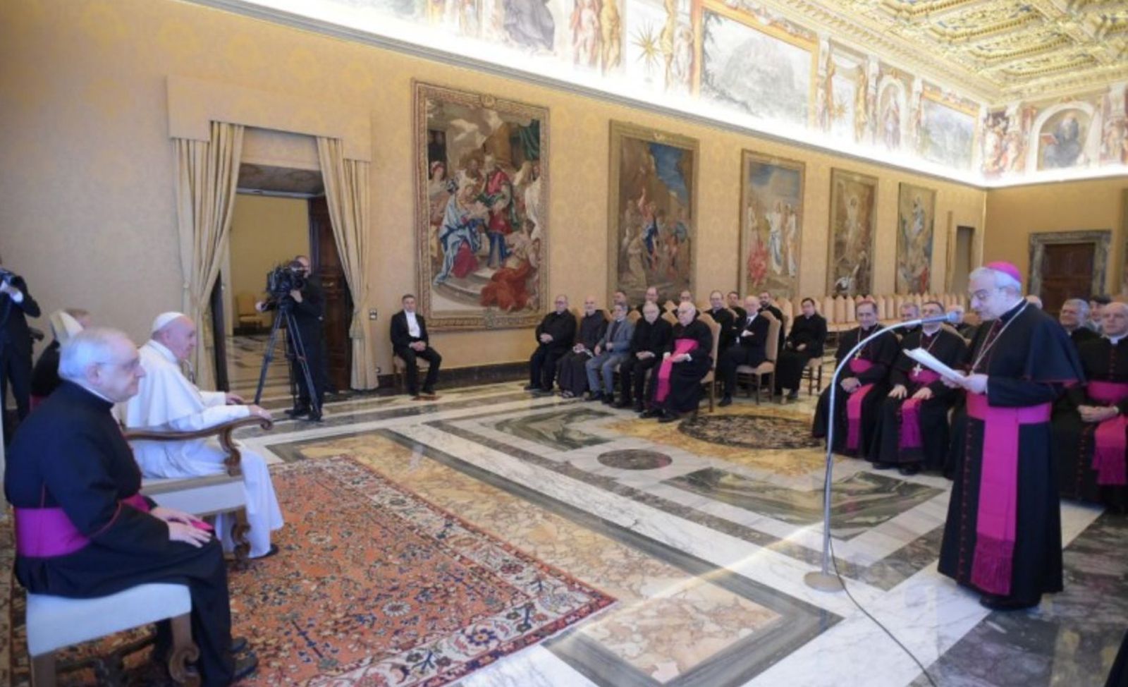 Acto en el Vaticano con el Pontificio Consejo de Textos Legislativos