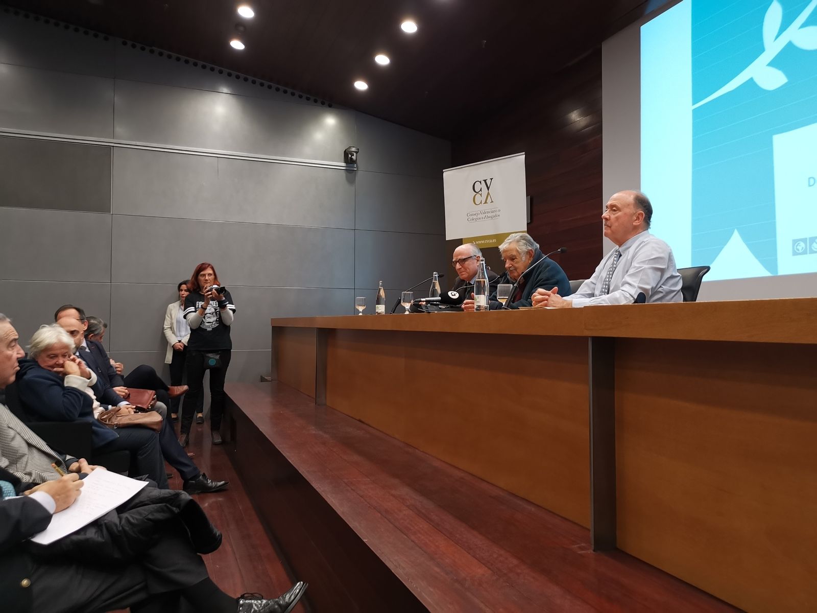 Presentación del premio a Pepe Mújica