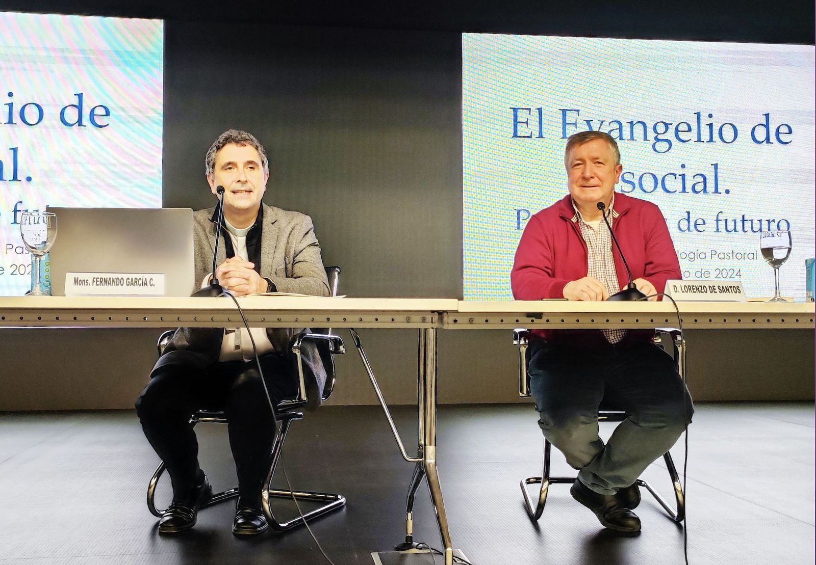 El obispo Cadiñanos con Lorenzo de Santos, director del Instituto Superior de Pastoral