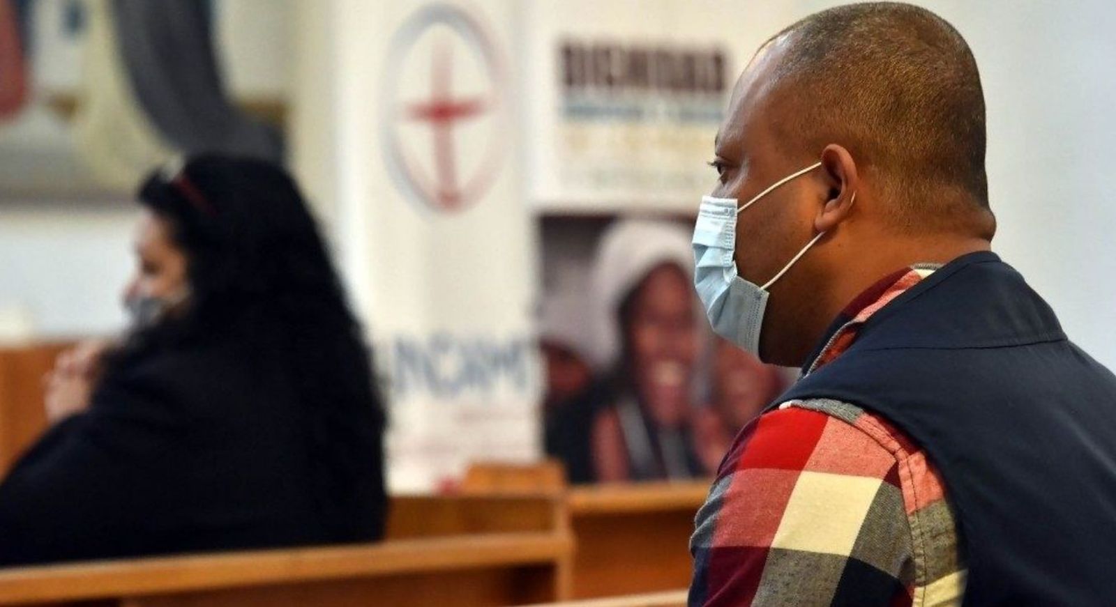 Feligreses en el templo chileno