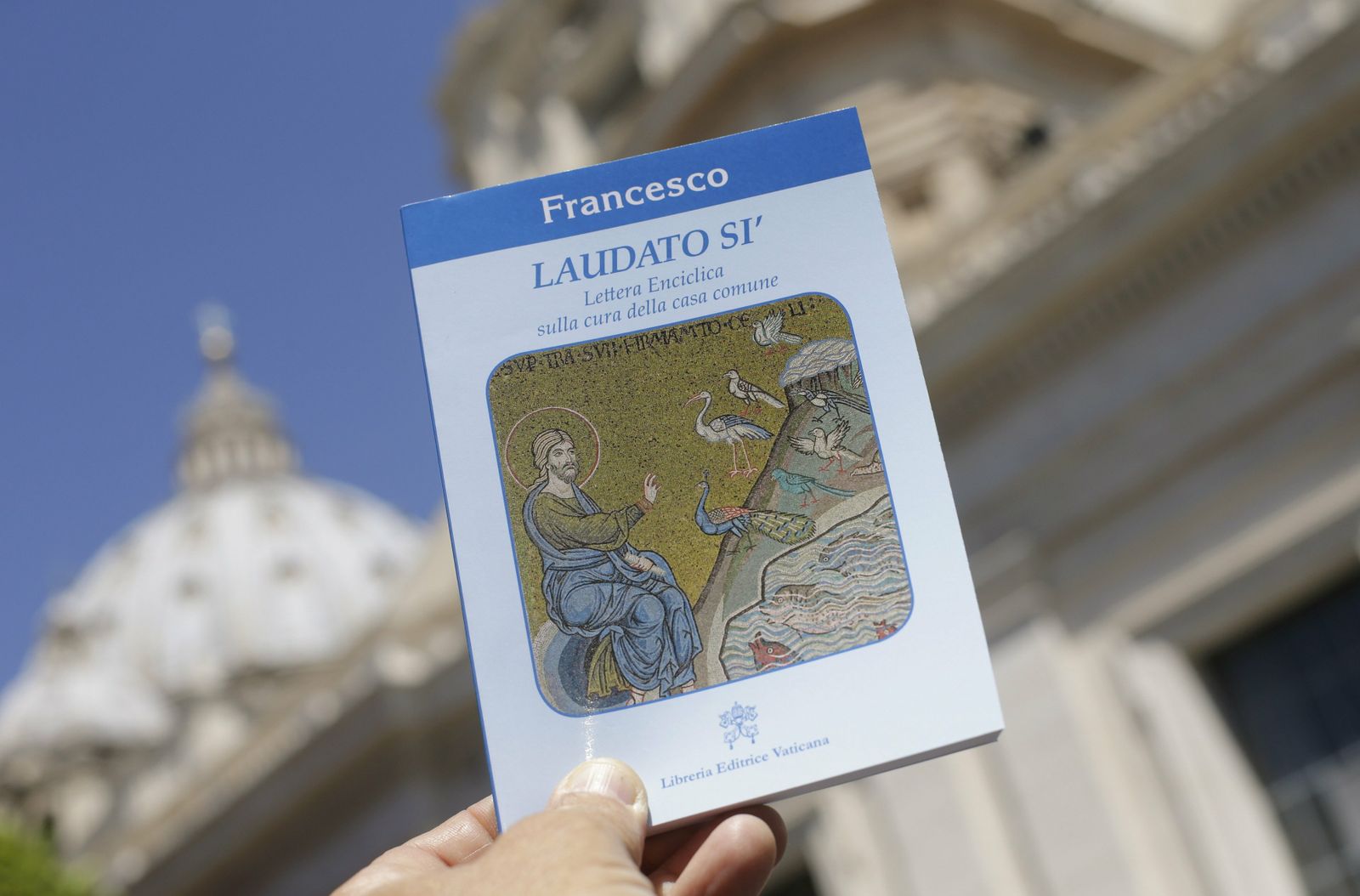 Ejemplar de "Laudato si"