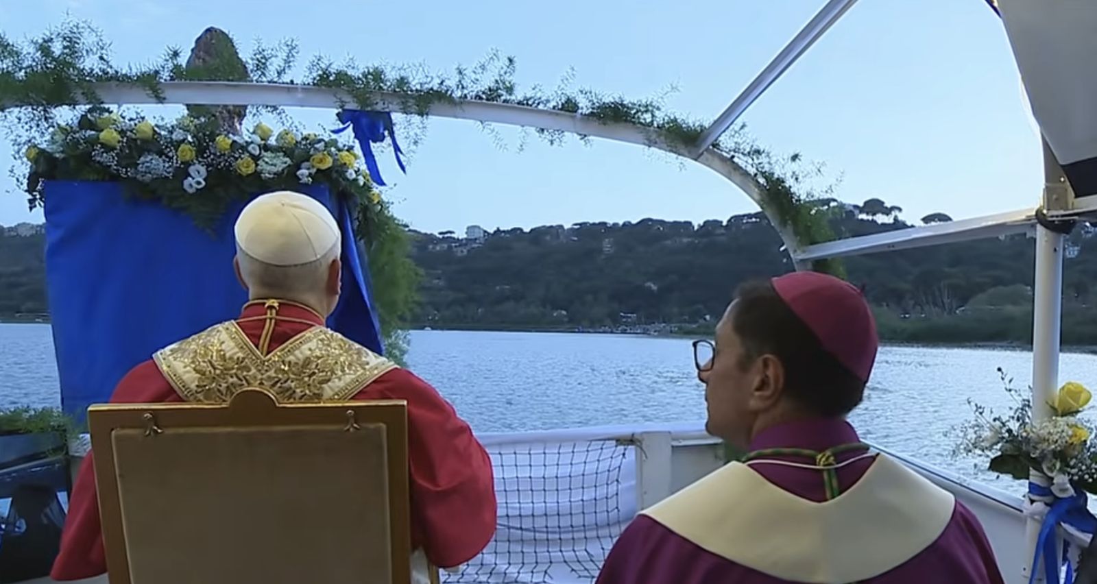 El Papa, en la procesión de la Virgen del Lago Albano