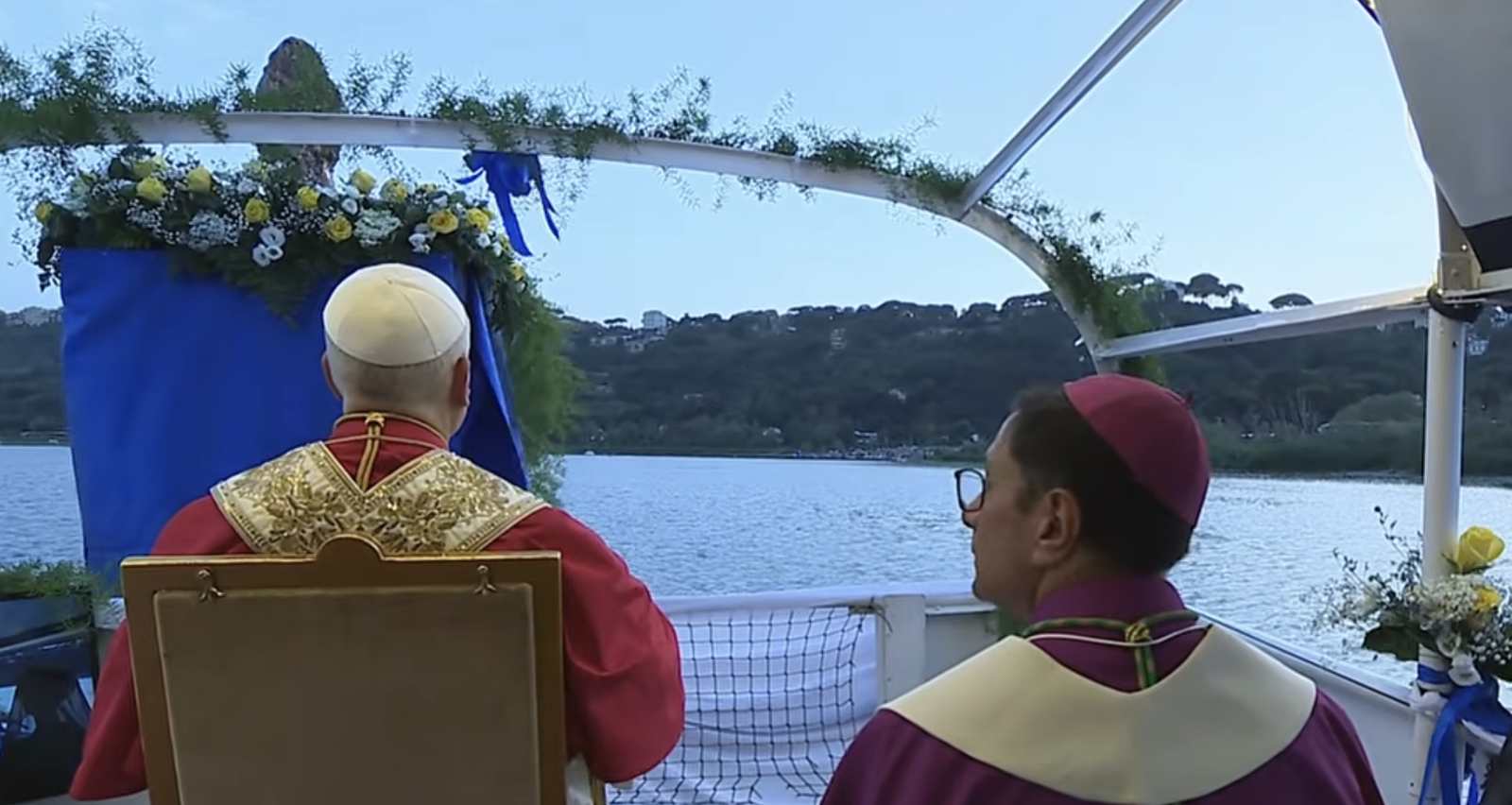 El Papa, en la procesión de la Virgen del Lago Albano