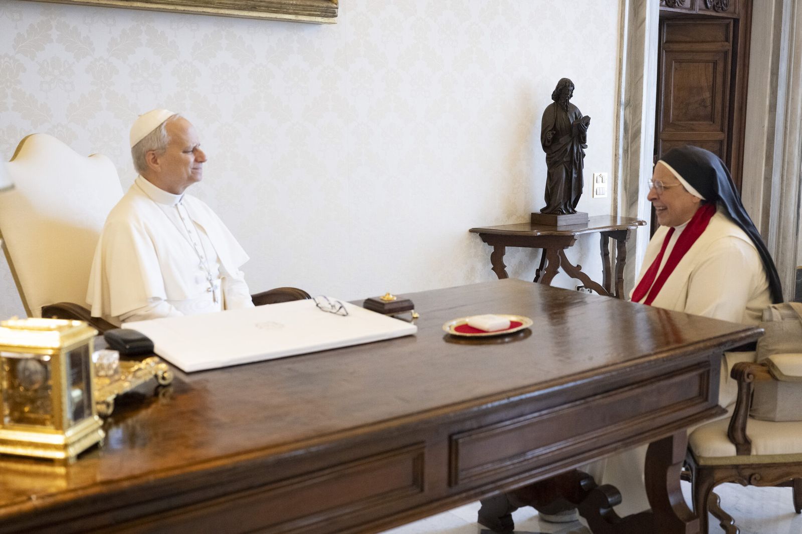 Sor Lucía Caram, con el papa León XIV