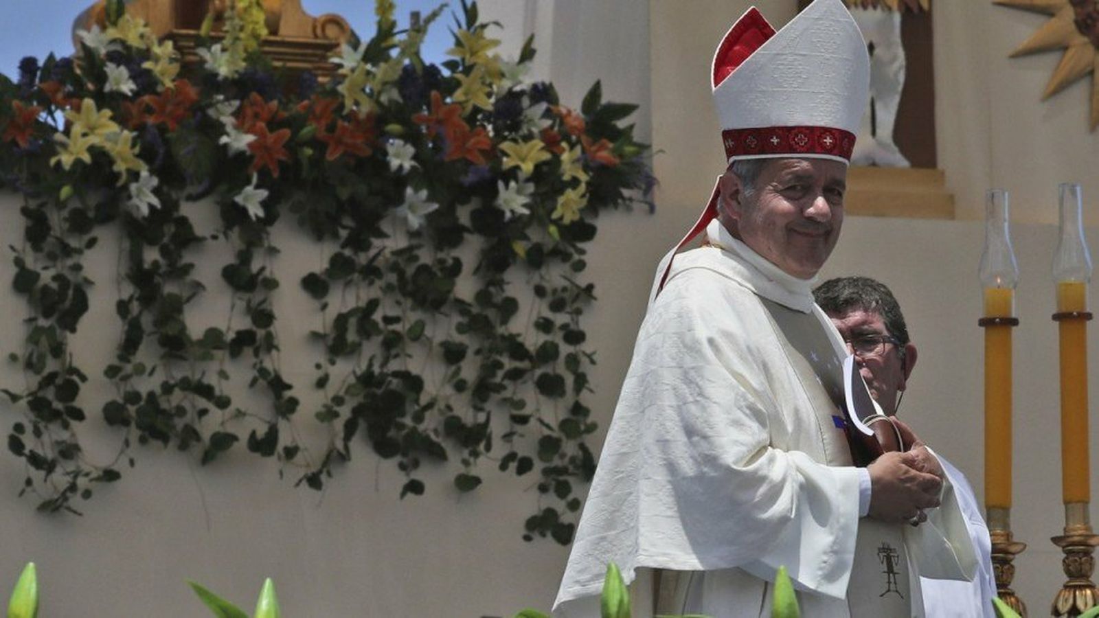 El obispo de Osorno, Juan Barros