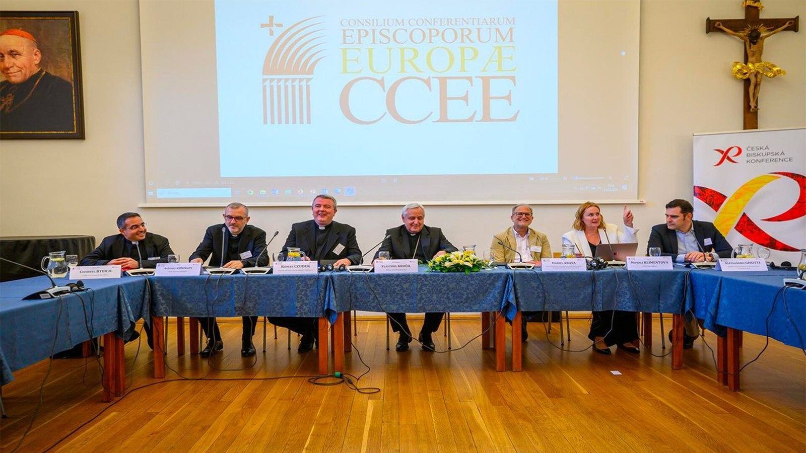Comunicadores reunidos en Praga en torno a la CCEE