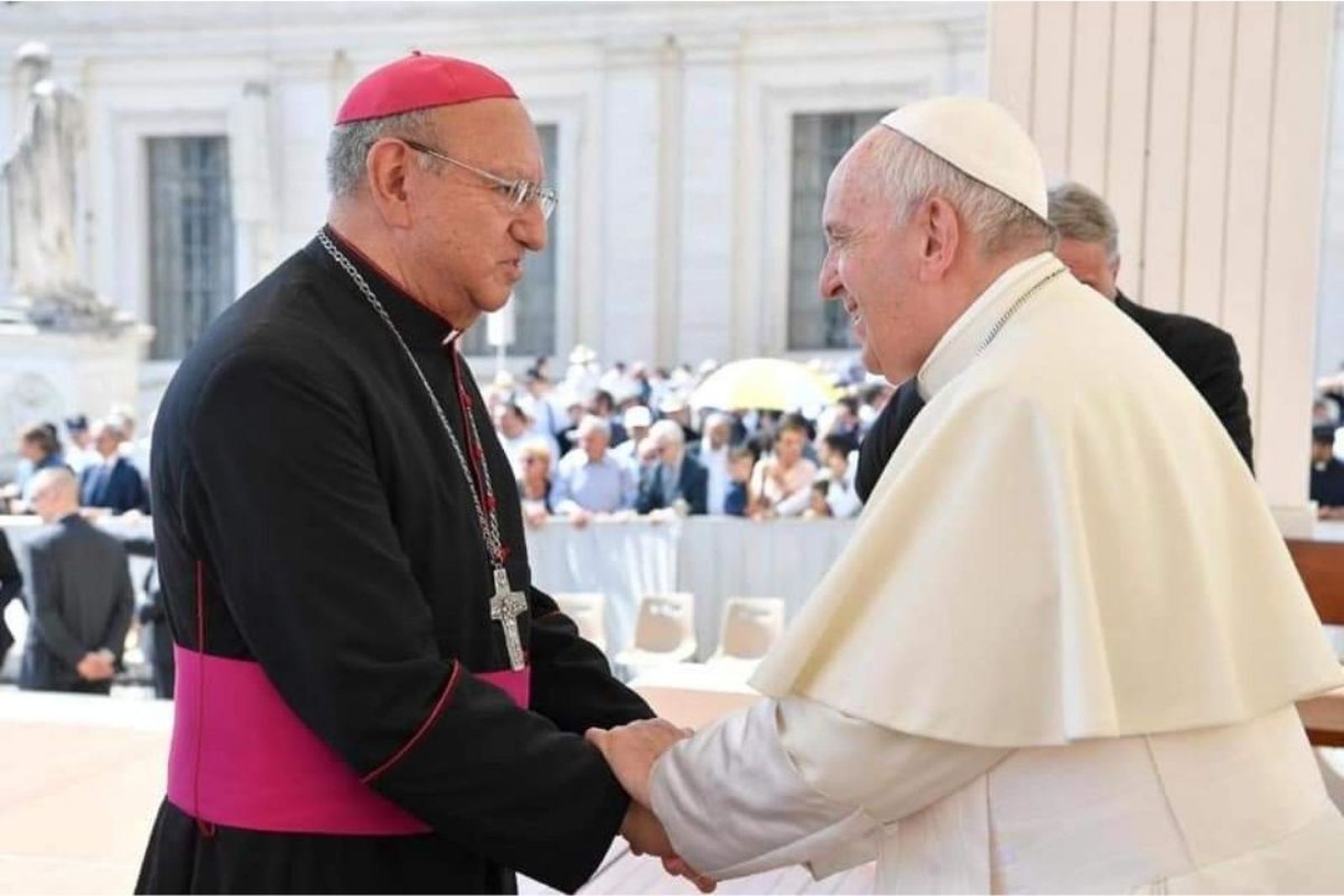 Monseñor Guillermo Ortiz Mondragón con el papa Francisco