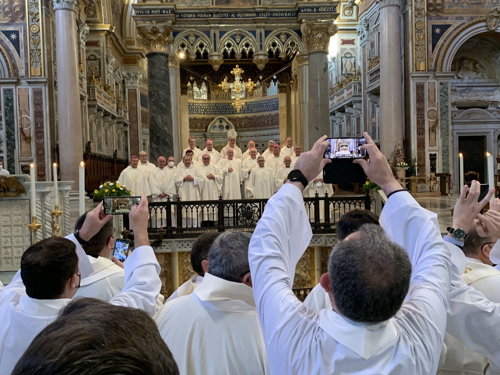Los obispos, en San Juan de Letrán