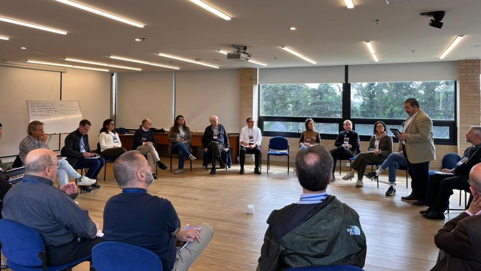 La sinodalidad es un reto para la reflexión y la experiencia pastoral