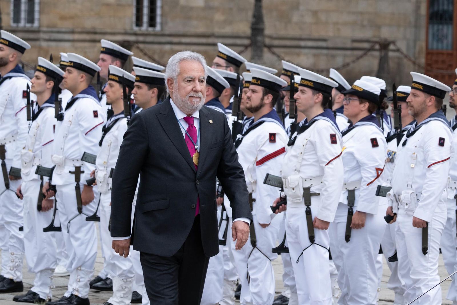 El presidente del Parlamento de Galicia, Miguel Ángel Santalices Vieira, a su llegada a la tradicional ofrenda al Apóstol (Archivo)