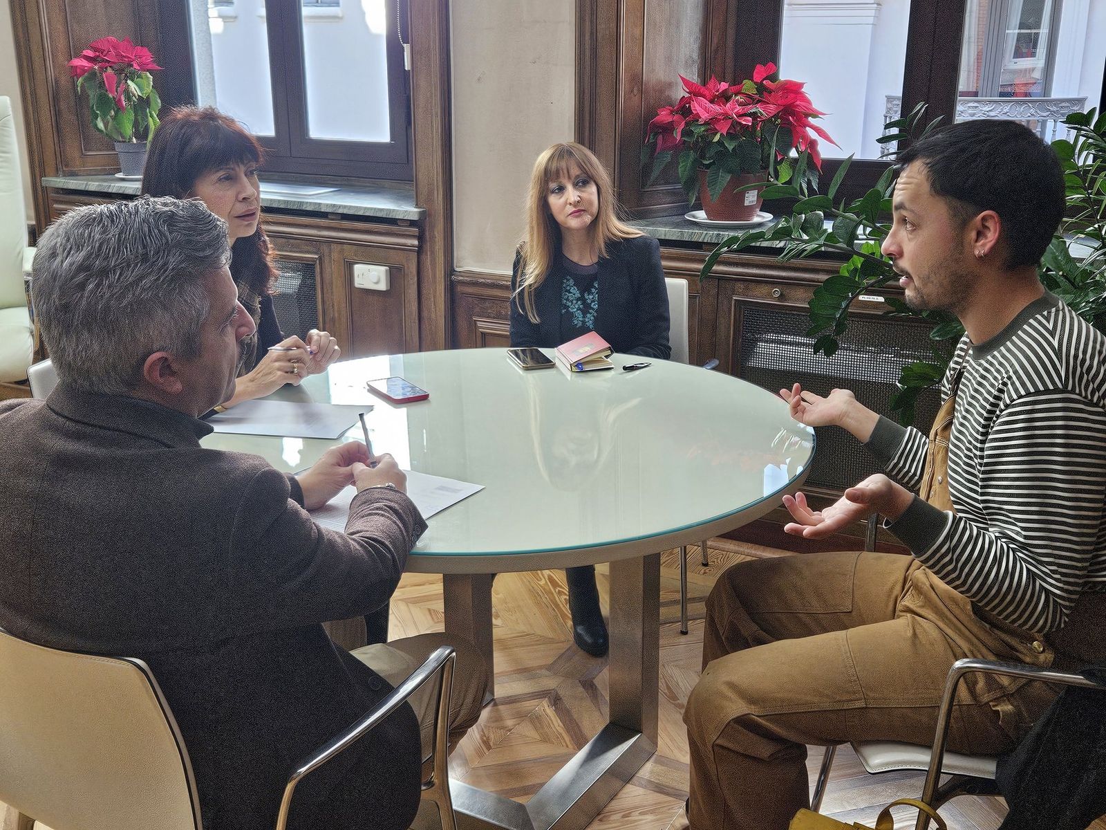 La ministra de Igualdad, con Saúl Castro