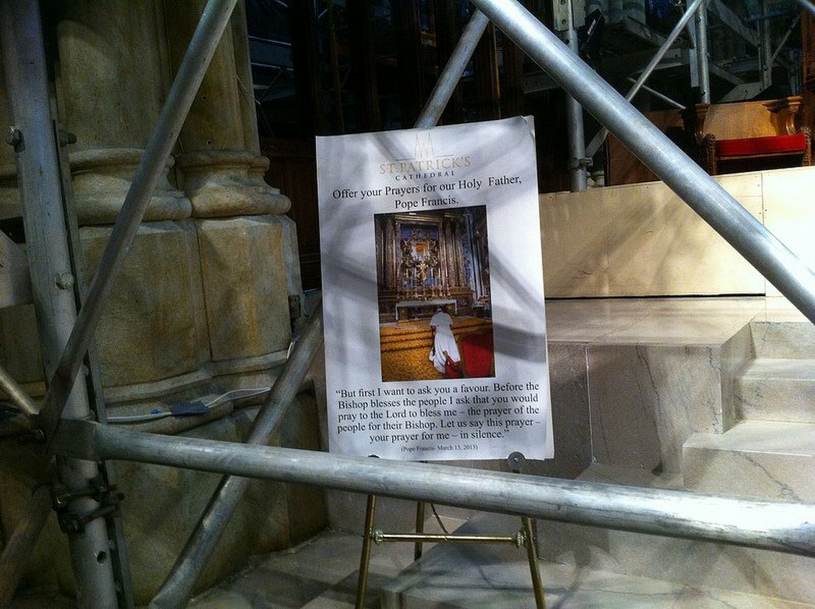 Cartel de Francisco en San Patricio