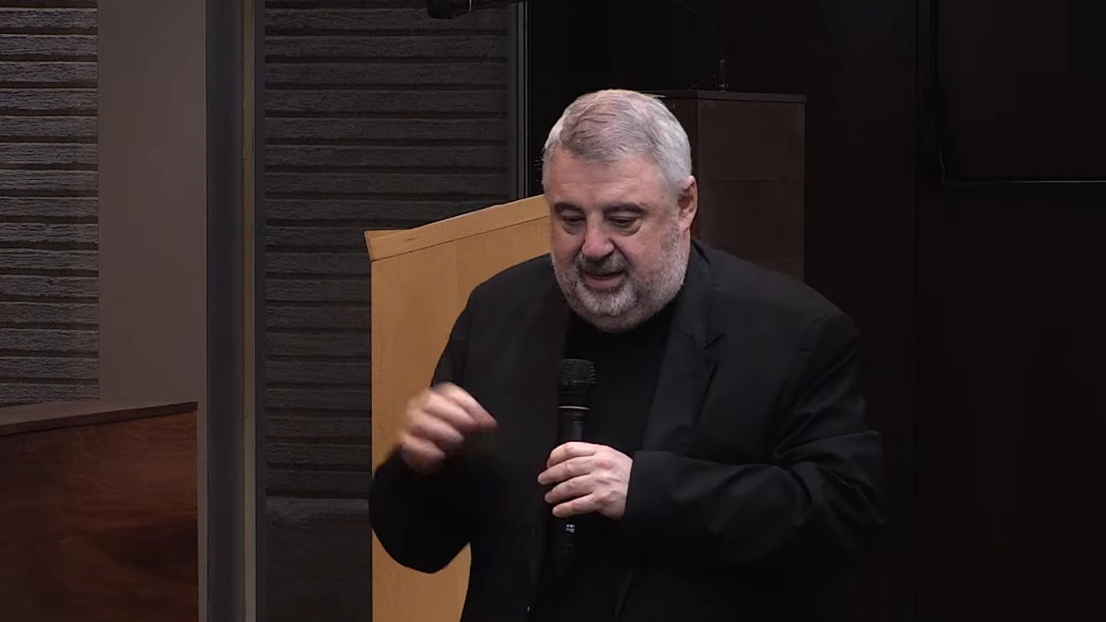 Monseñor Carlos Escribano