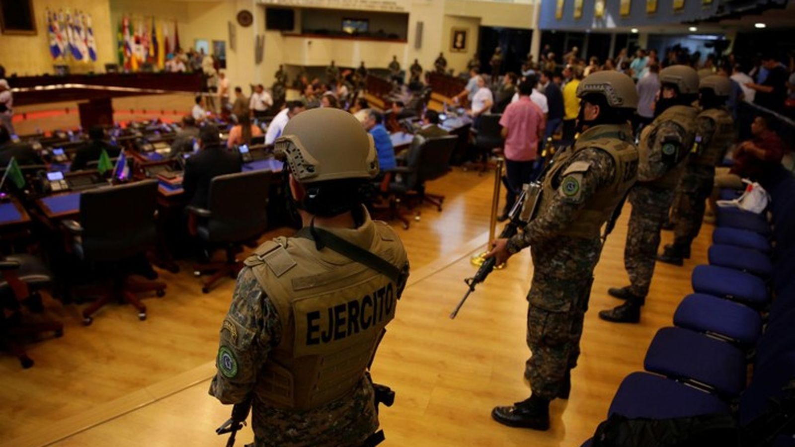 Soldados de las Fuerzas Especiales del Ejército de El Salvador toman el congreso. Domingo 9 de febrero de 2020