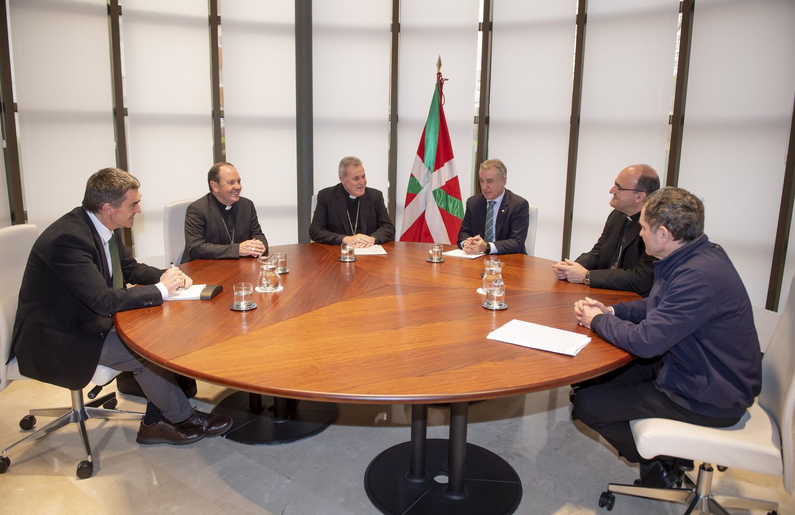 Los obispos vascos y el Lehendakari en la misma línea de ayuda a los refugiados