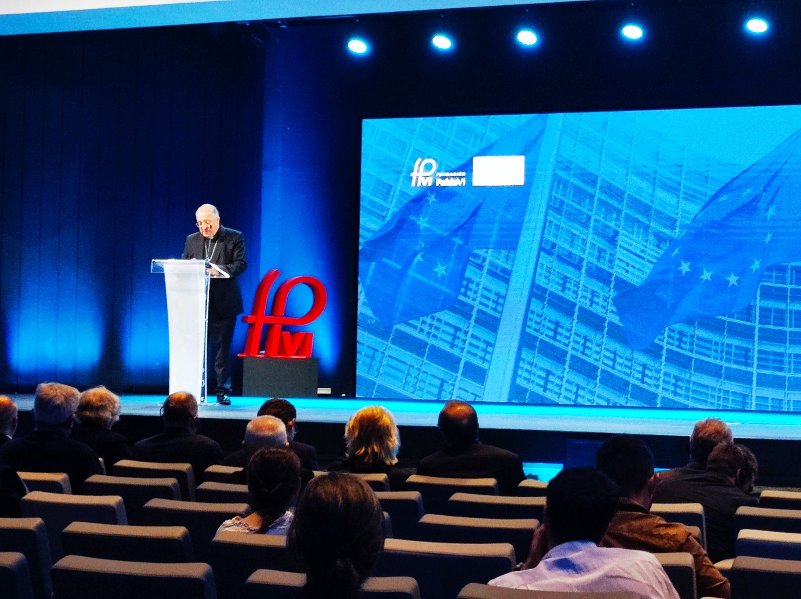 Ginés Gracía Beltrán, en su saludo a los jornadistas