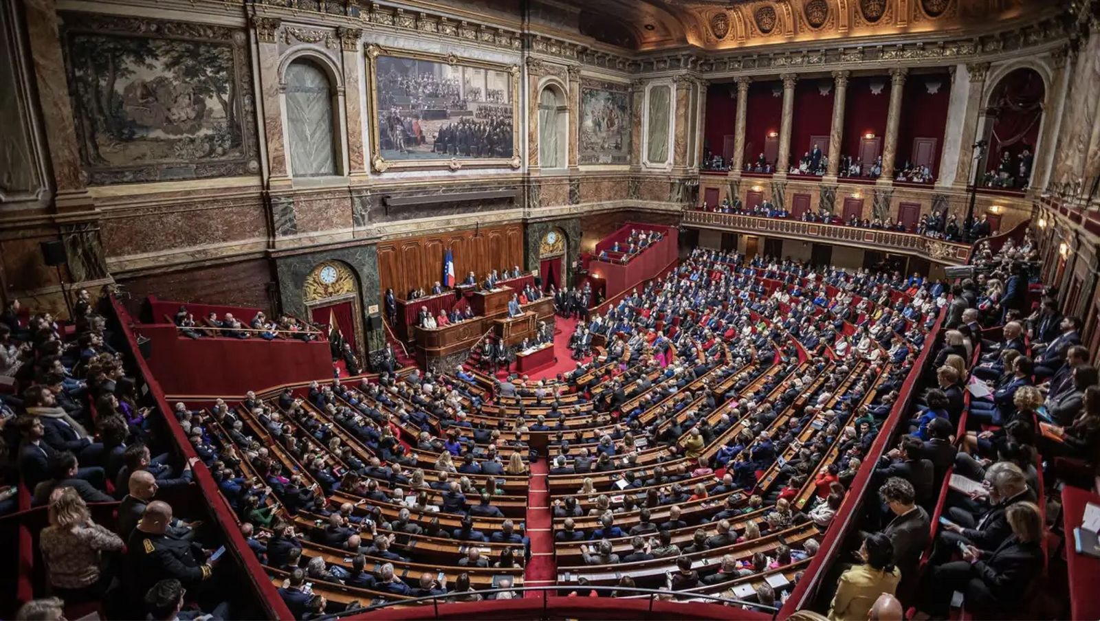 El Senado y el Parlamento aprobaron incluir el derecho al aborto en la Constitución