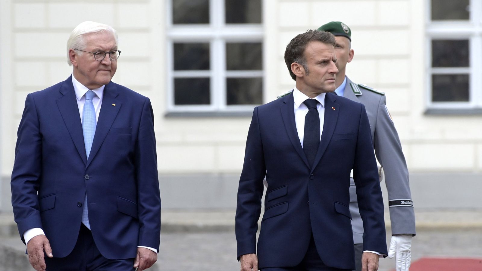 Macron visita alemania