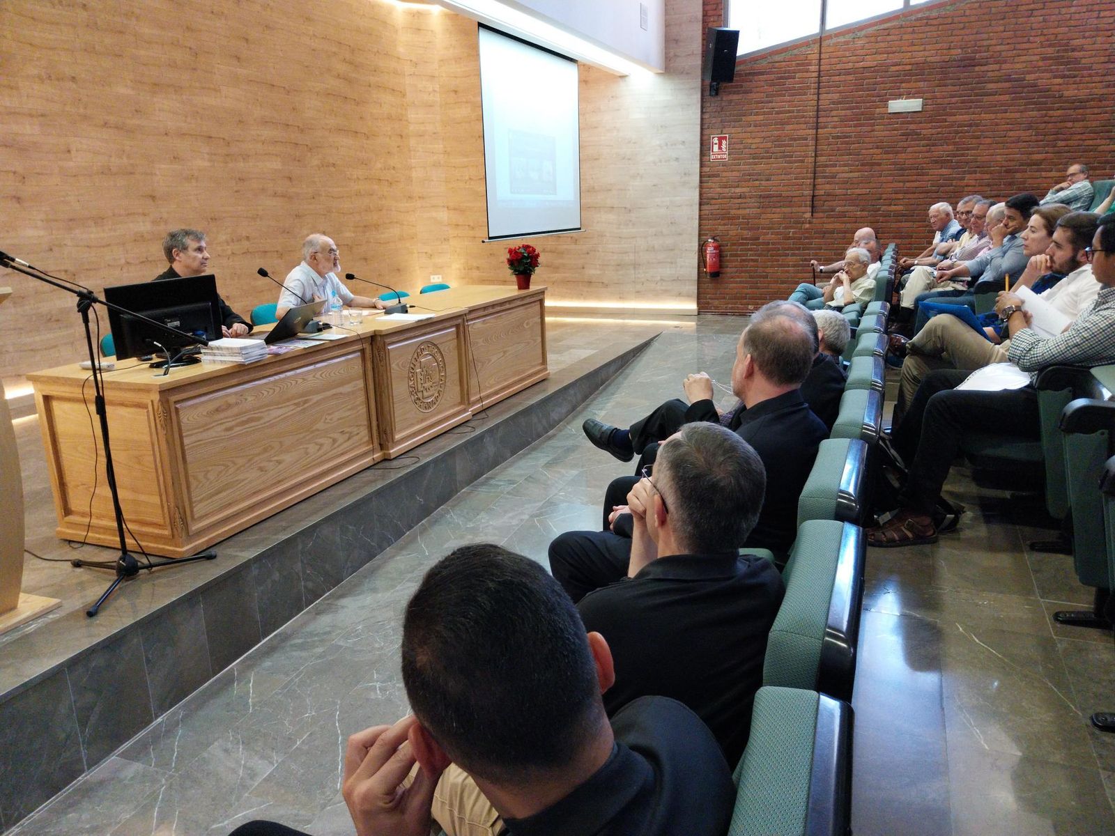 El cardenal Cristóbal López, en la Universidad Loyola