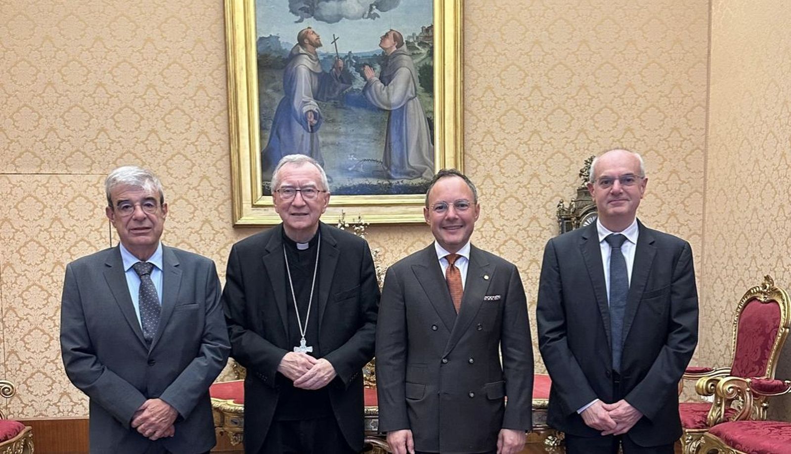 El cardenal Parolin, con la delegación andorrana
