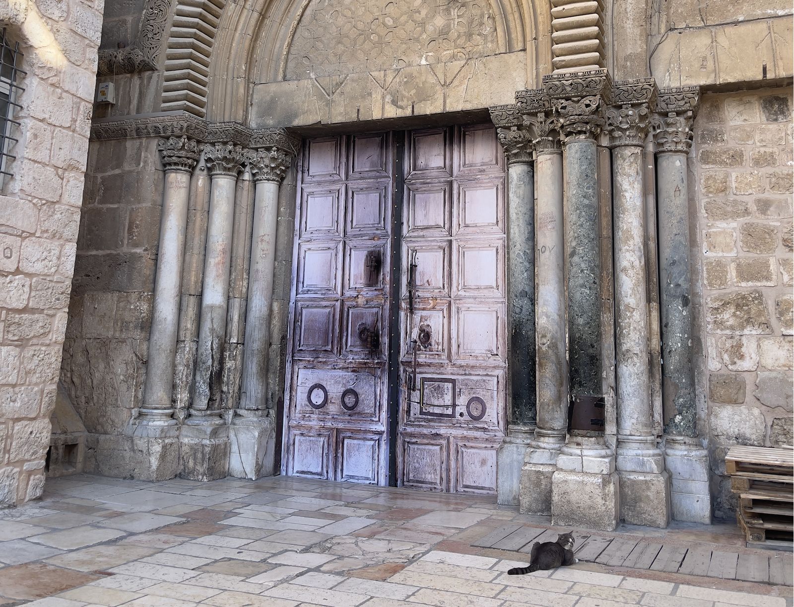 Las puertas del Santo Sepulcro, cerradas en esta Semana Santa