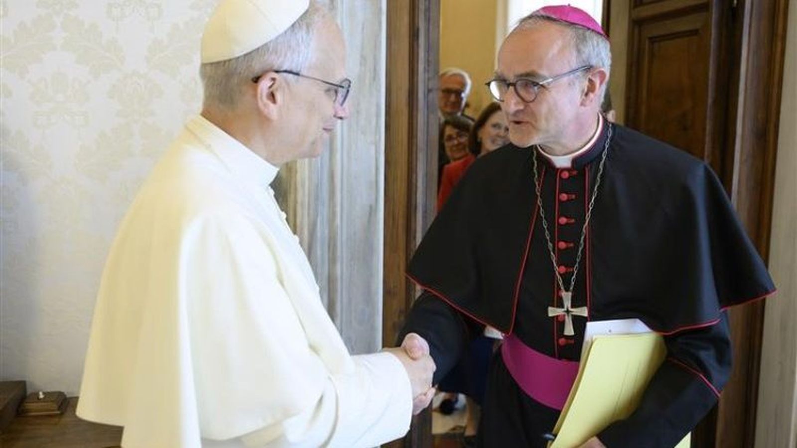 León XIV y Thibault Verny, presidente de la Pontificia Comisión para la Protección de los Menores