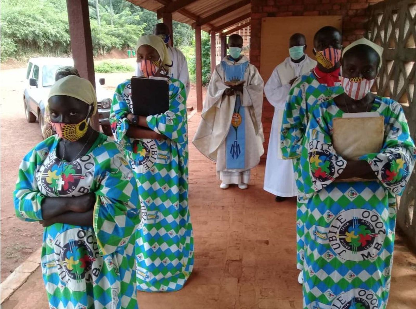 Entrada de los lectores en la misa de la Catedral