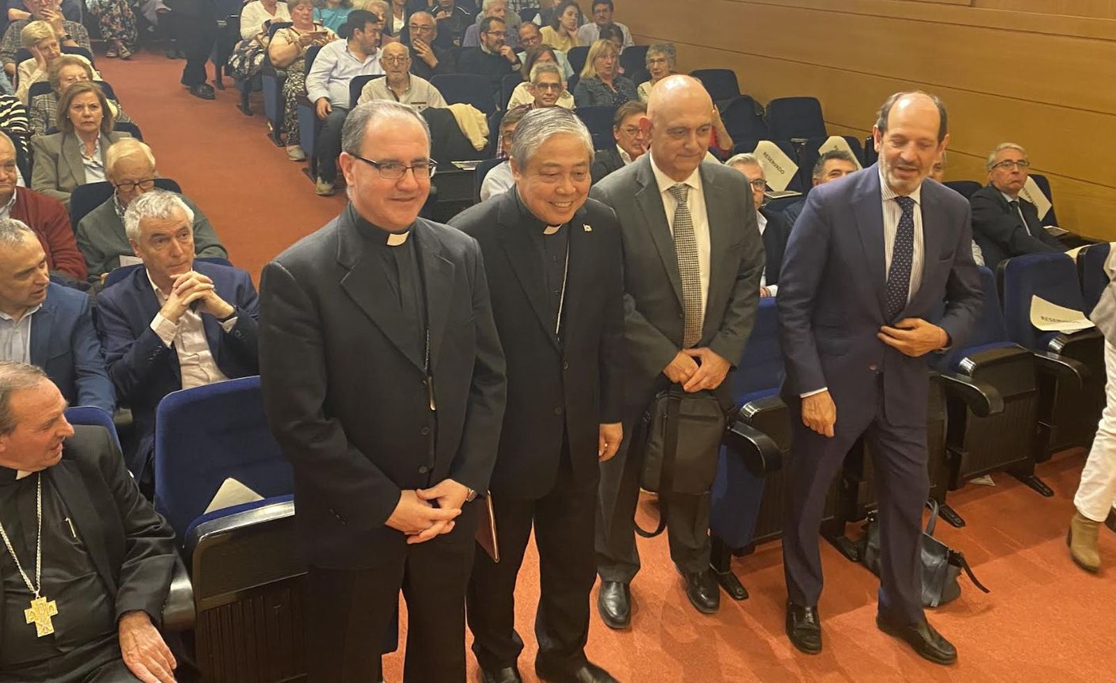 El Nuncio, ayer, con el obispo de Calahorra