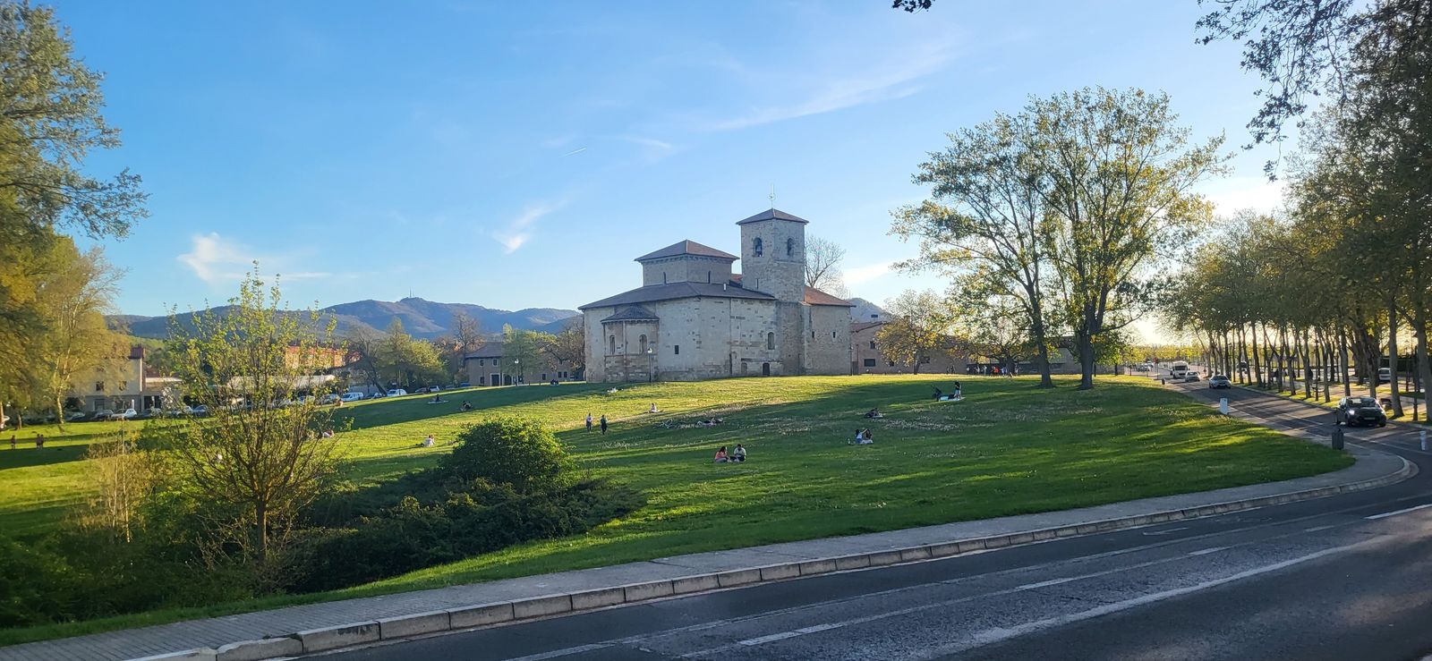 El alavés monseñor José Ignacio Arrieta presidirá la misa a la que acuden las autoridades