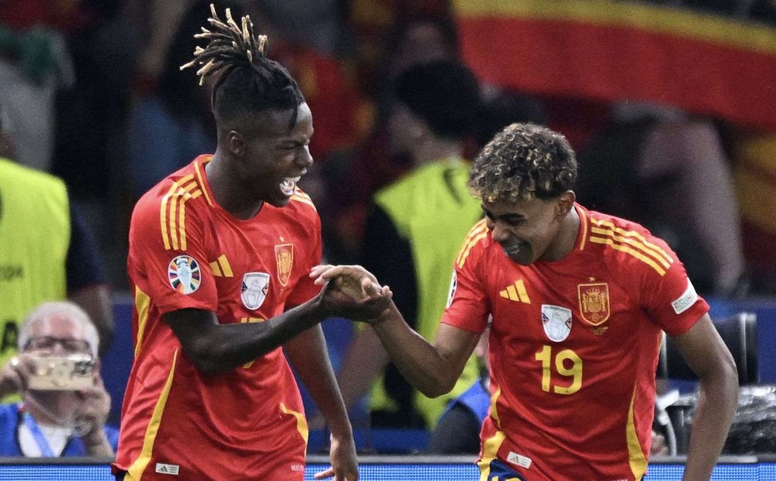 Lamine Yamal y Nico Williams