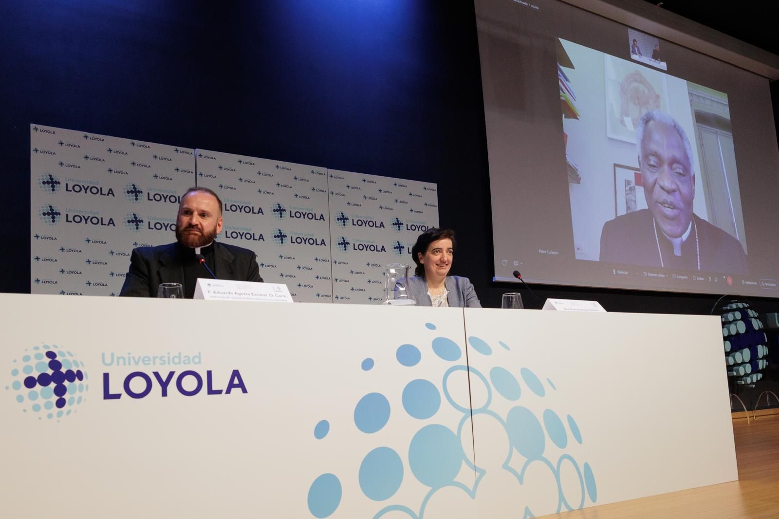 Jornada "¿Deuda o desarrollo?" en la Universidad Loyola