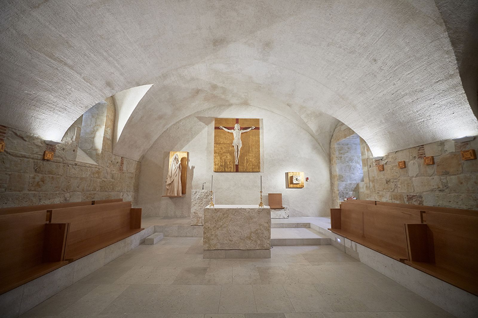 La nueva capilla de la UPSA , una intervención magnífica