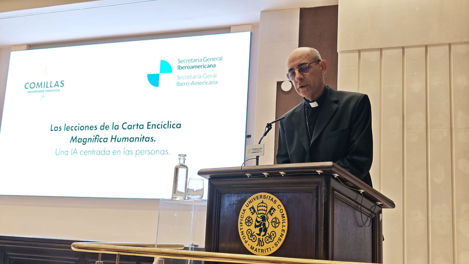 Víctor Manuel Fernández, en Comillas