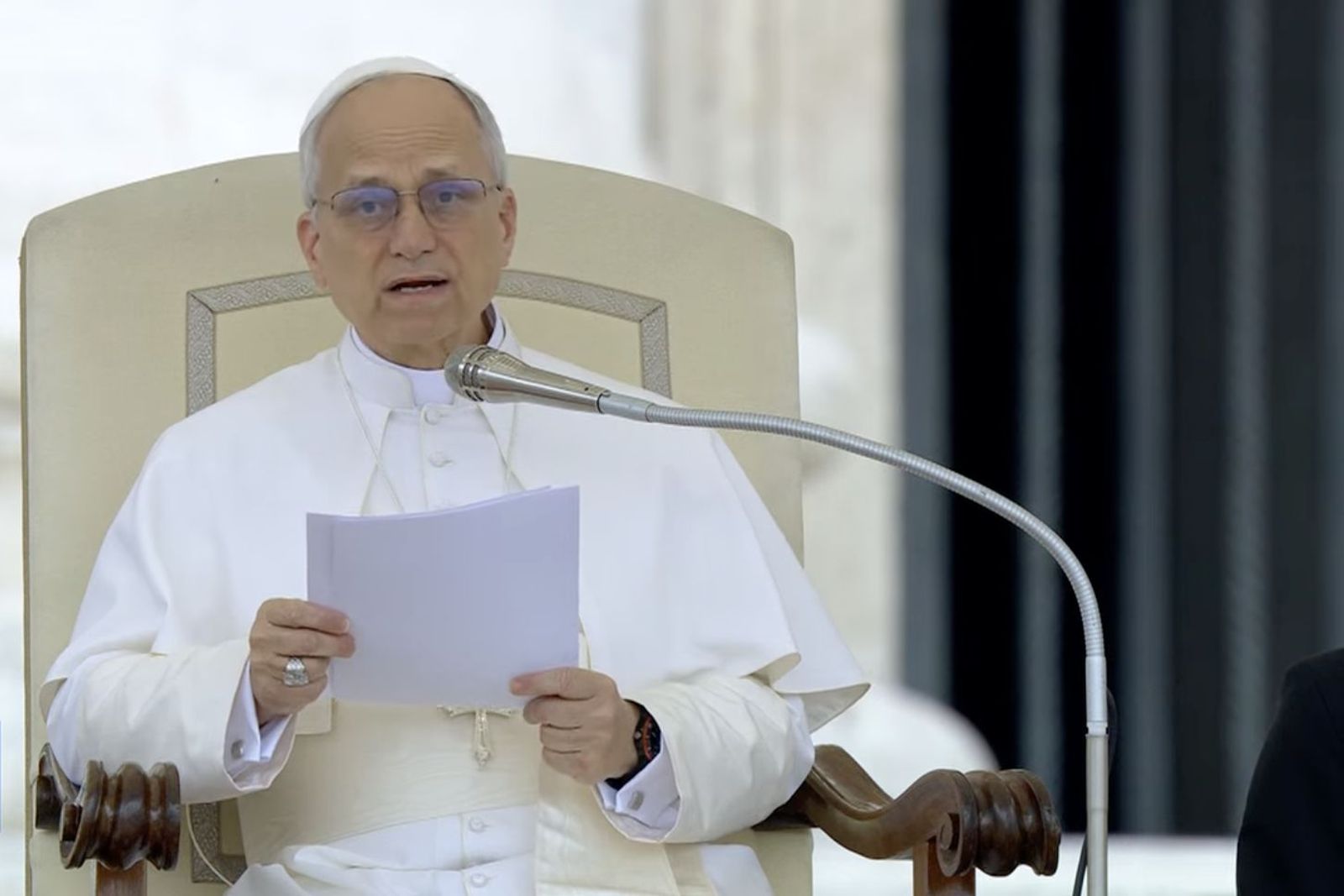 León XIV recordó que hacía un mes de la muerte de Francisco