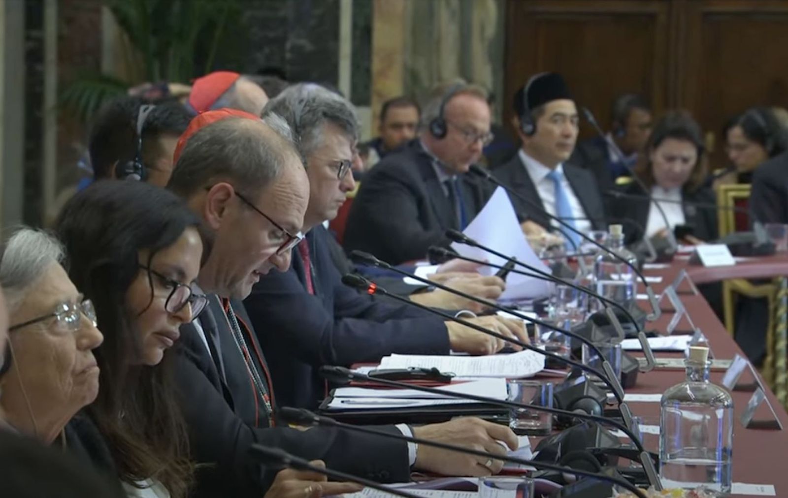 Participantes en la primera Cumbre sobre la Infancia en el Vaticano