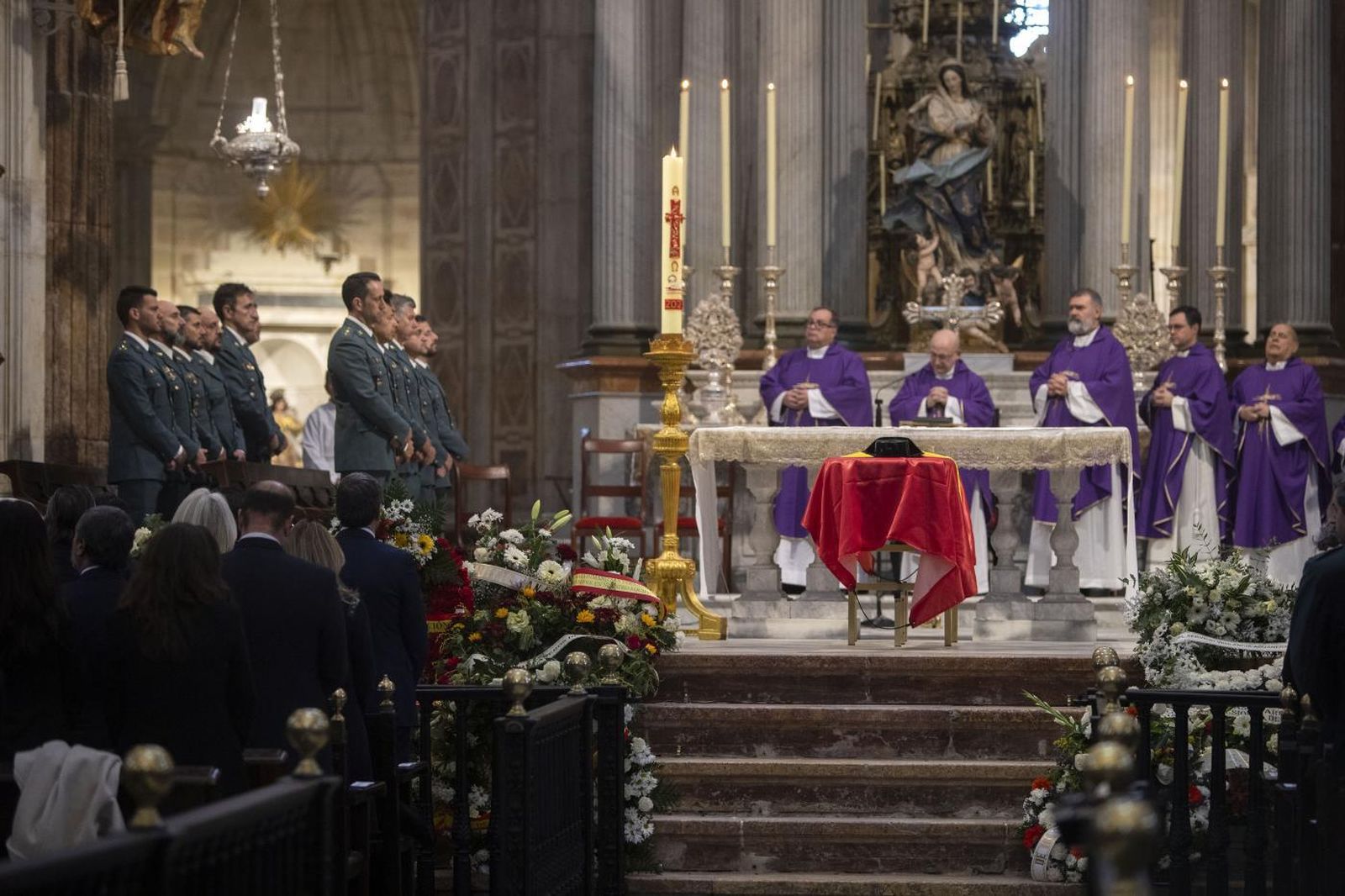 Misa fúnebre por Miguel Ángel González en la catedral de Cádiz