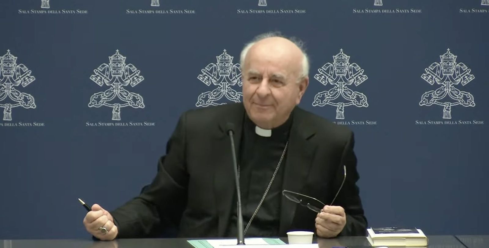 Paglia, en rueda de prensa