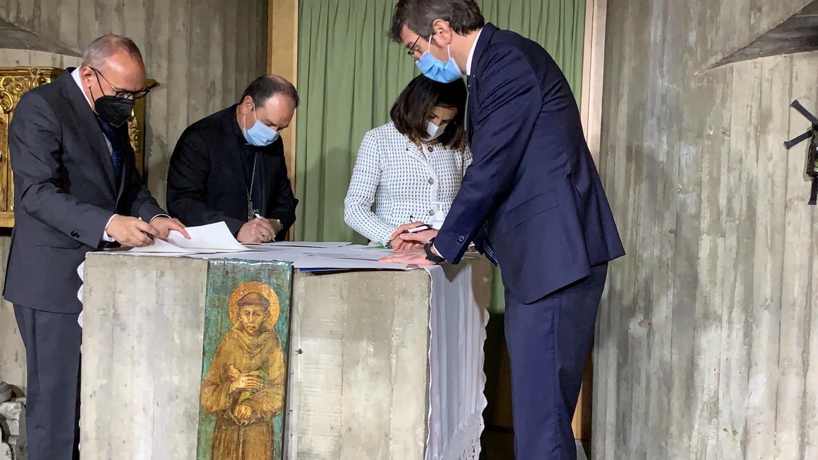 Firma del convenio para constituir el memorial de las víctimas del 3 de marzo