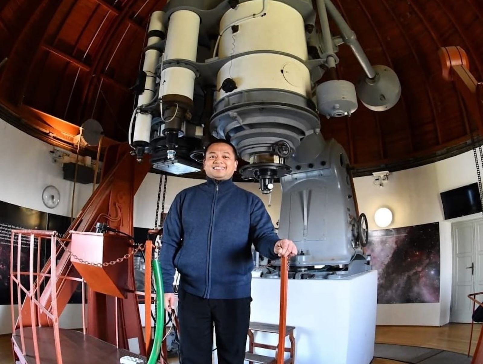 El sacerdote jesuita y científico indonesio Christoforus Bayu Risanto