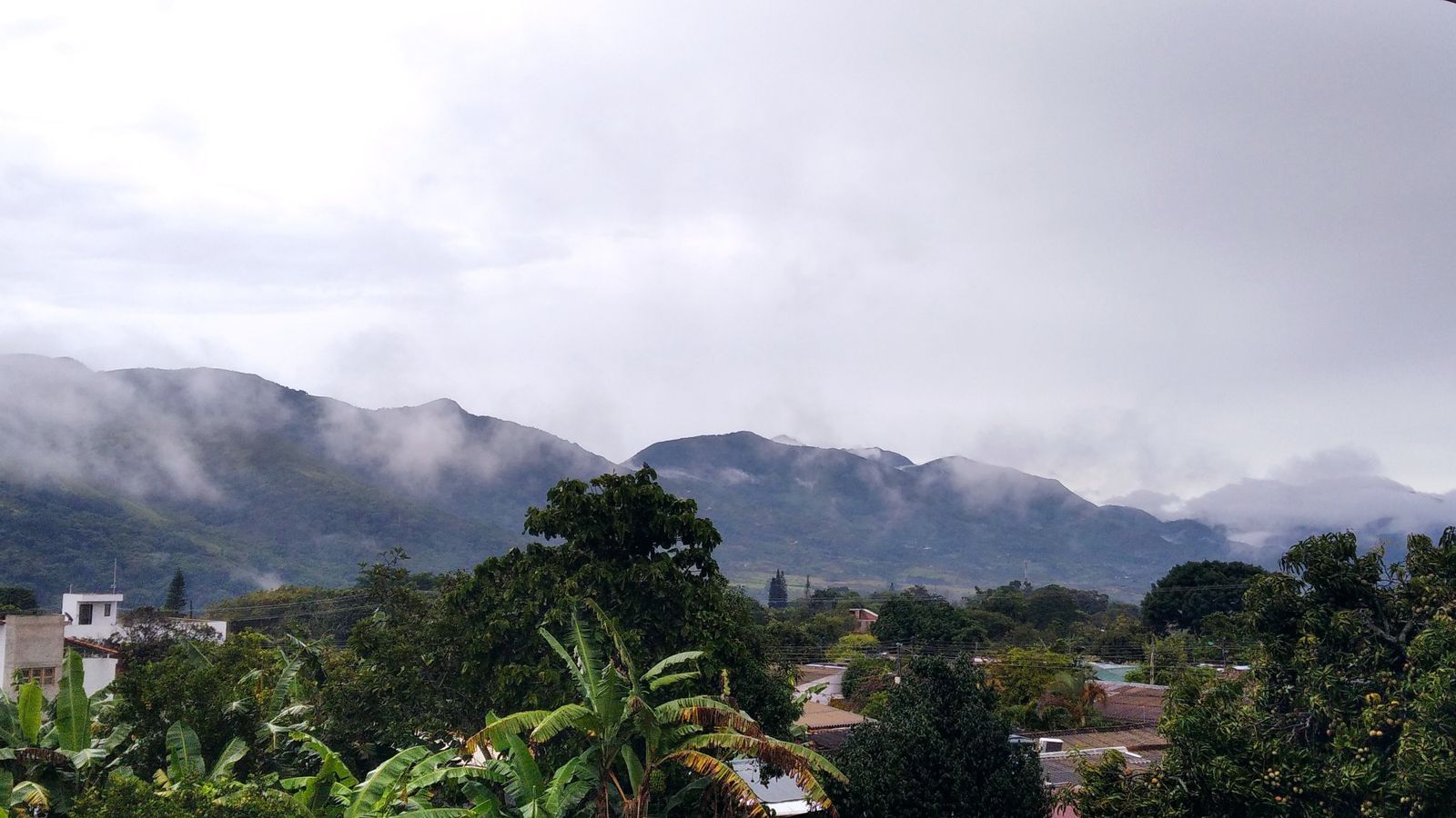 Panorámica de una región acompañada por el programa