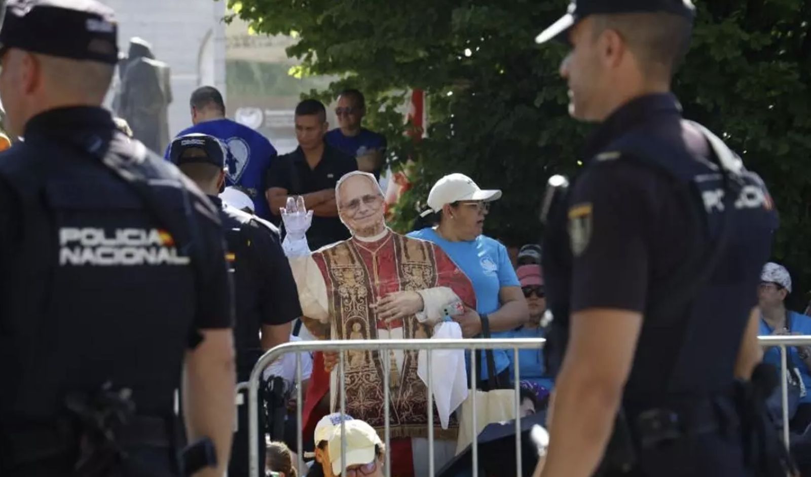 La Policía custodia al Papa