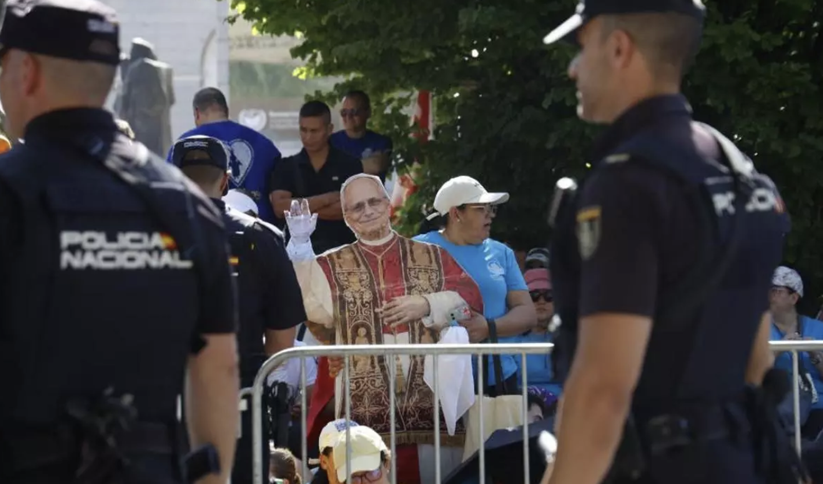 La Policía custodia al Papa