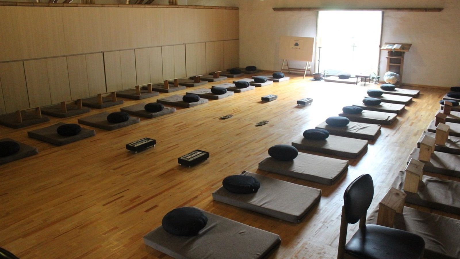 Coro. Salón de Meditación.