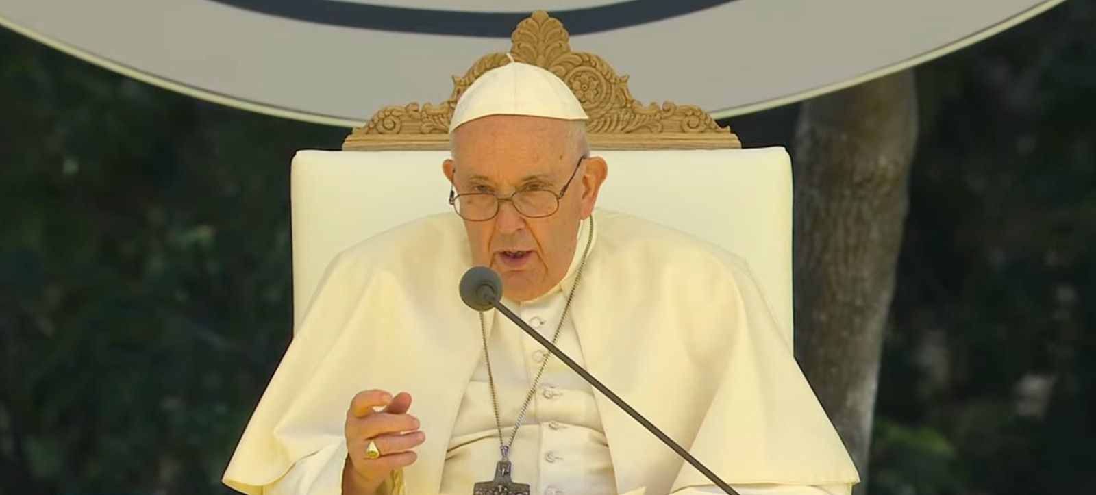 Francisco reivindica el 'Hagan lío' en su primer encuentro con la juventud católica: "Busquen y arriesguen"