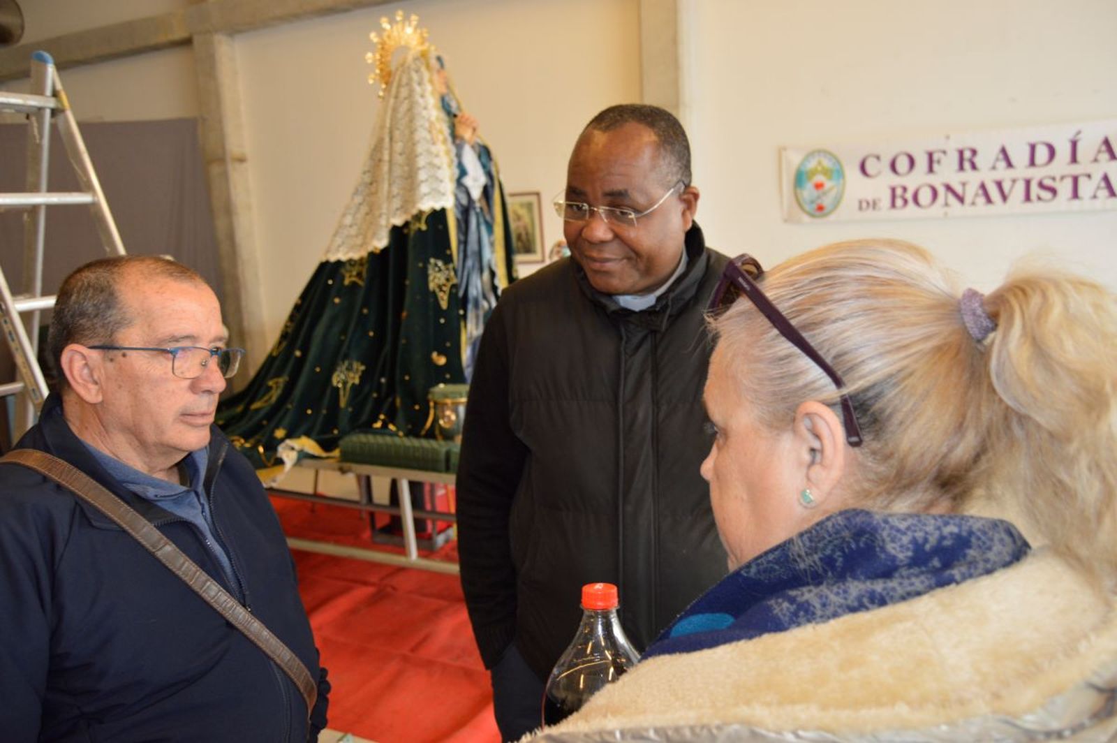 Miembros de la cofradía, recientemente constituida.