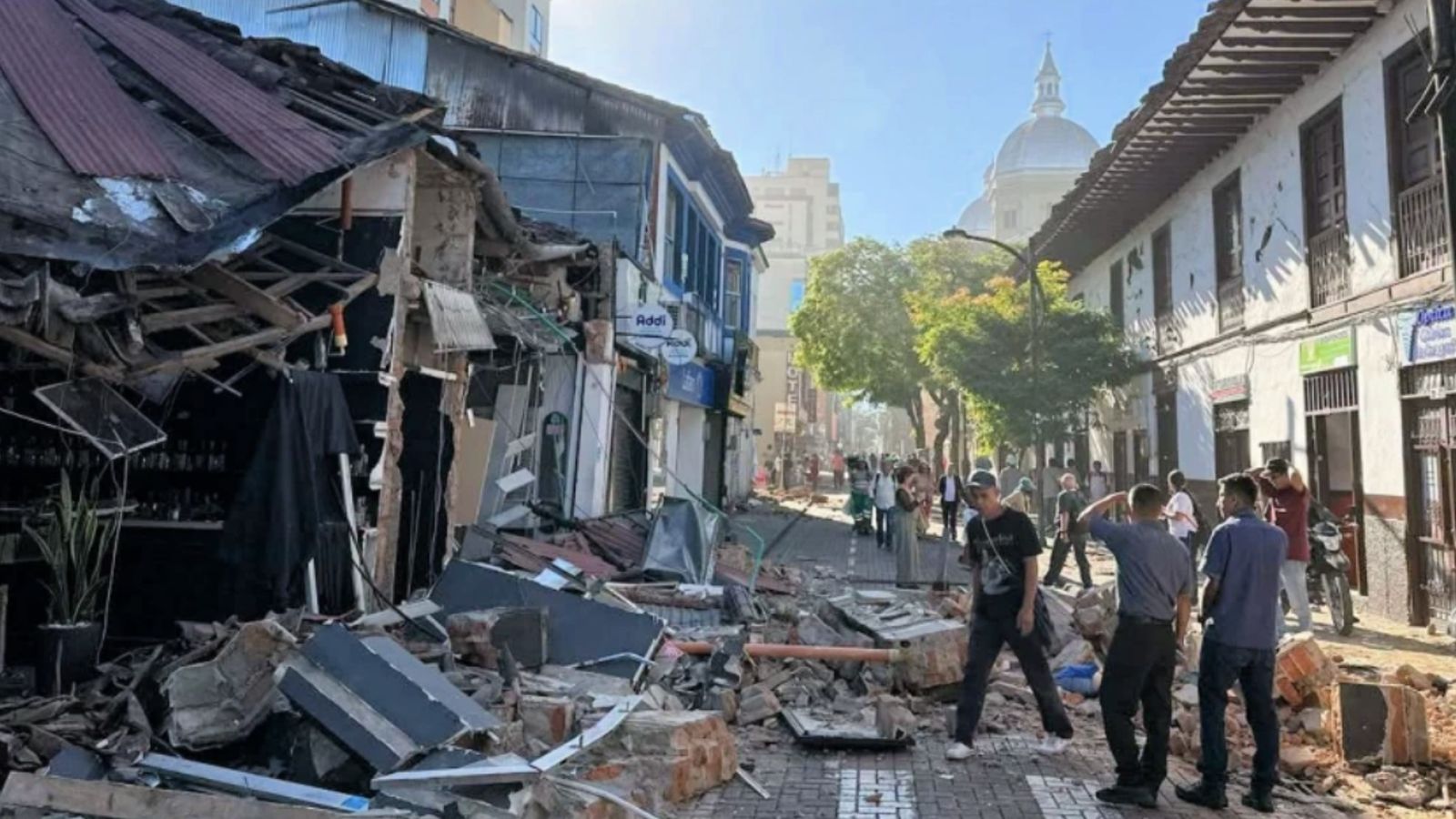 Pereira, la esperanza se abre paso entre los escombros
