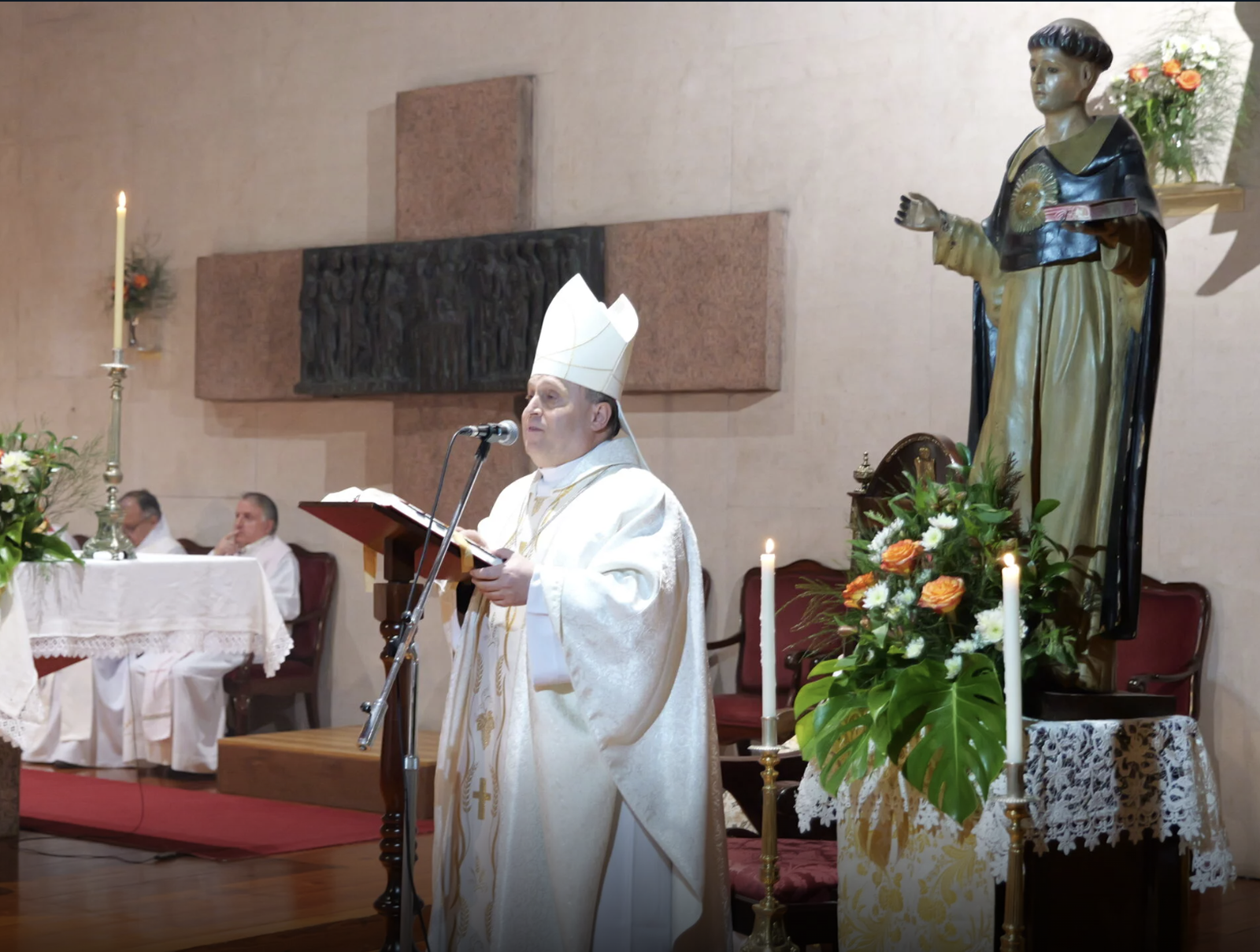 Prieto en la misa en la festividad de Santo Tomás de Aquino