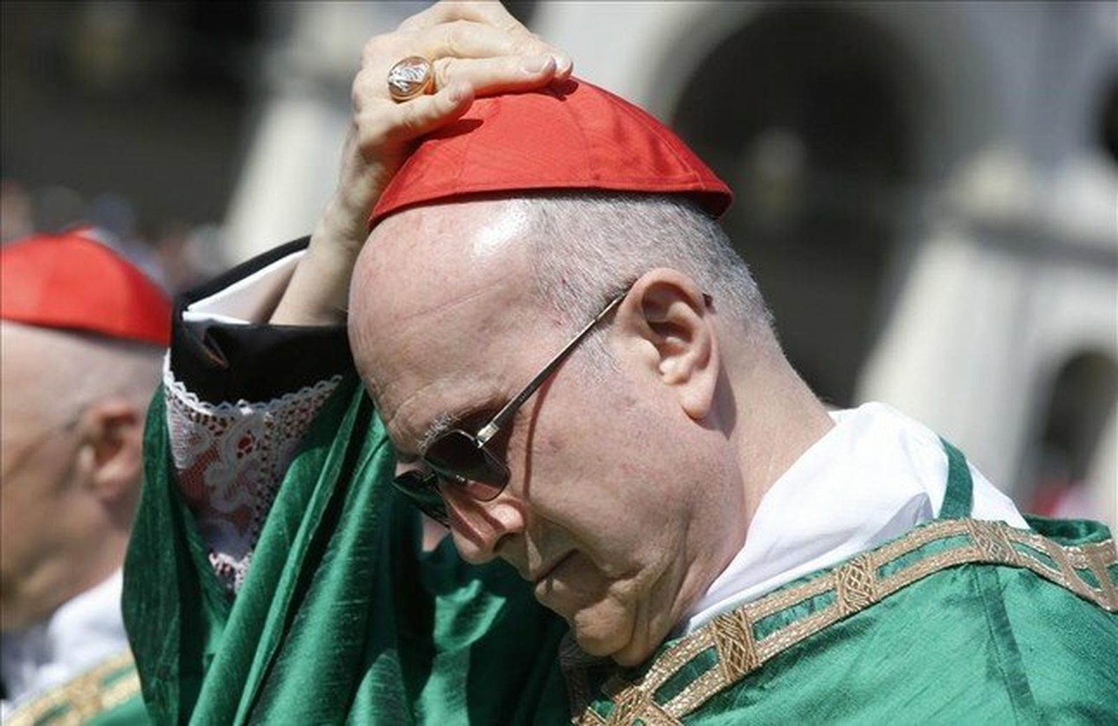 El cardenal Bertone