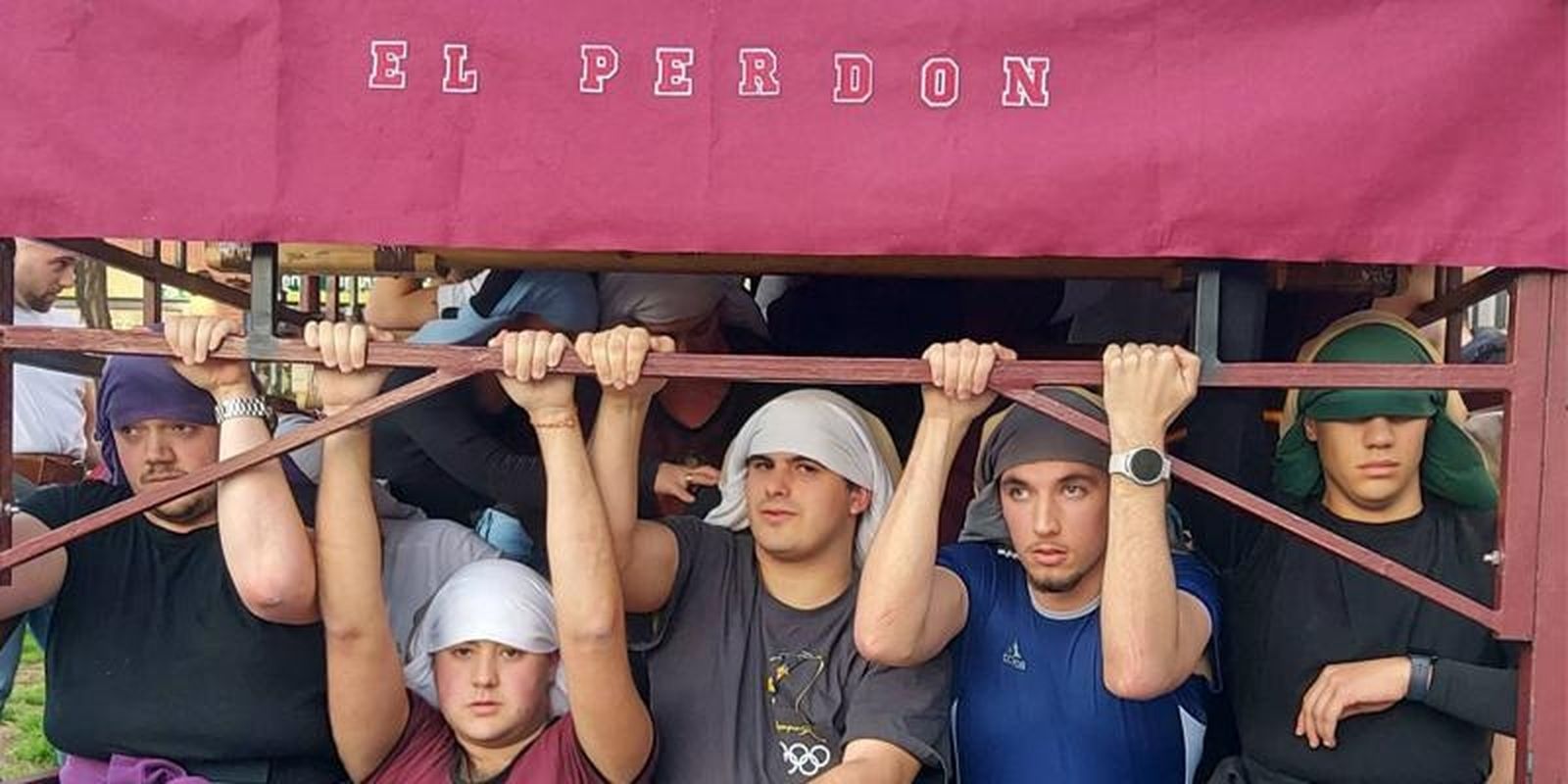 Costaleros de  Hermandad del Perdón. Madrid.