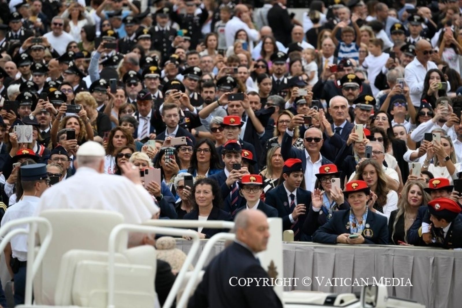 Francisco, con los carabinieri